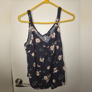 Torrid Women's Sleeveless Floral Top Size‎ 00